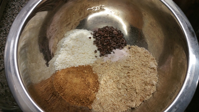 ingredients for almond flour cookies