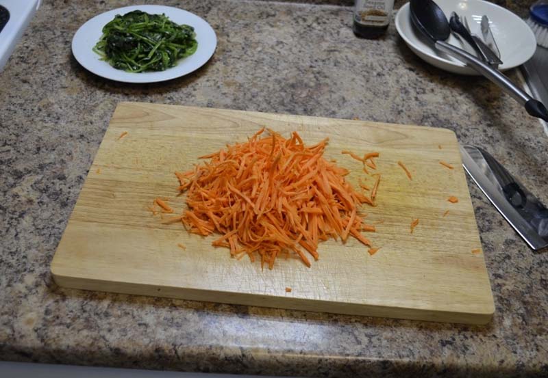 how to prepare carrots for Korean sushi