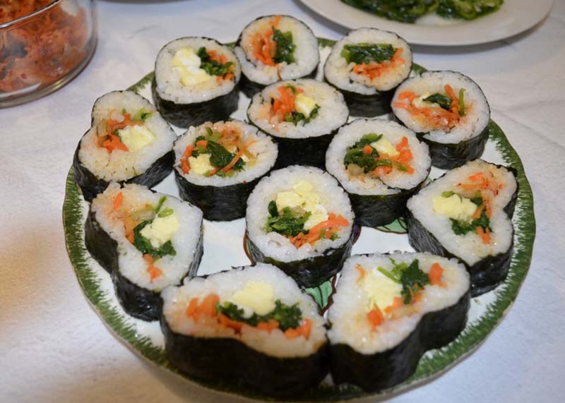 how to make Korean sushi kimpab - ready