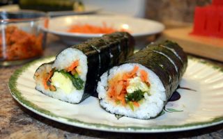 how to make Korean sushi kimbap